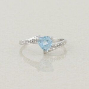 10k White Gold Natural Sky Blue Topaz Ring Size 7 1/4
